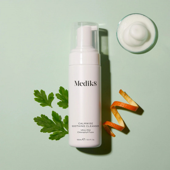 Medik8 Calmwise Soothing Cleanser - Очищающая пенка для чувствительной кожи - 2