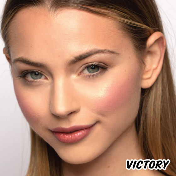 TheBalm Fire Game Day Highlighting Shadow/Blush Duo Game Day - Хайлайтер-румяна для лица - 4