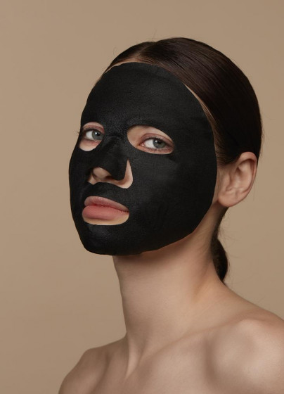 Petite Amie Hydrating Bamboo Charcoal Masque, Cosmic Blue - Угольная маска для лица "Успокаивающая" - 2