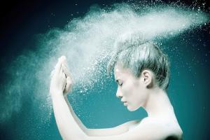 Сухой шампунь — незаменимый помощник в непредвиденных ситуациях