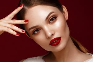 Тэнтуринг — новый тренд в создании макияжа с продолжительным эффектом