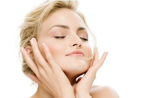 Как выбрать корректор под глаз