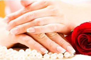 Обрезной классический маникюр