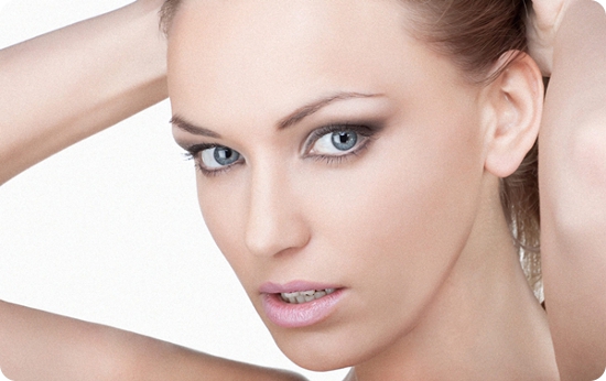 Секреты макияжа: как скорректировать форму носа?